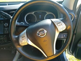 NISSAN Navara Tekna dCi DOUBLE CAB 4x4 Volant vpravo RV 2017 - 8