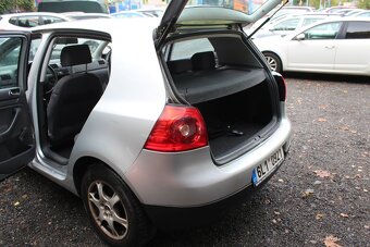 VW Golf V. 1.4 16V - 8