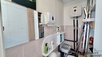 Pronájem kadeřnického salonu 10 m² - 8