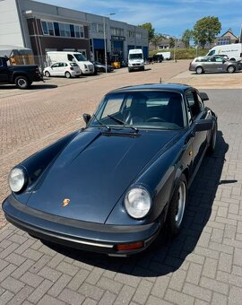 Porsche 911 Carrera 3.2 Coupé G50 z roku 1987 - 8