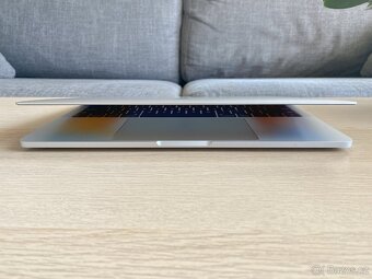 Apple MacBook Pro 13" CTO 16GB - ZÁRUKA, 100% JAKO NOVÝ - 8