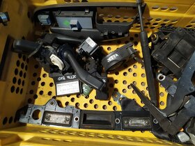 VW Jetta 2.0tdi 103kw BKD náhradní díly - 8