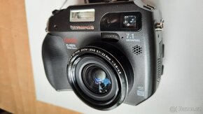 Olympus Camedia C-7070 Wide Zoom - 8