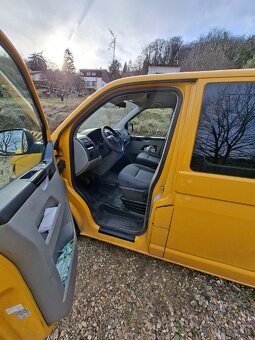 VW Caravelle - 8