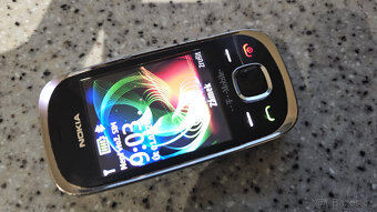 Nokia 7230, volný na všechny operátory. - 8