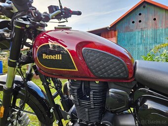 Benelli Imperiale 400 červená, výbava v ceně 14 tisíc - 8