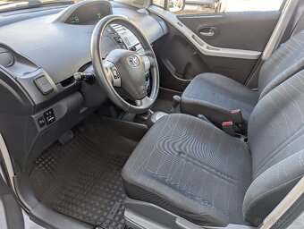 TOYOTA YARIS 1.3VVT-i 64kW EXECUTIVE AUTOMAT - 8