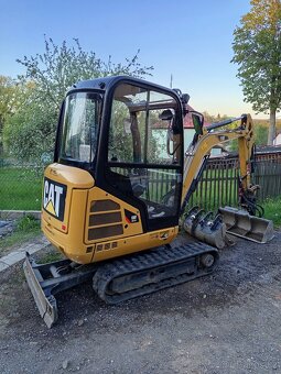 Prodám mini bagr CAT Caterpillar 302.2 D - 8