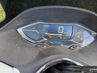 Prodam Honda PCX 125 - 8