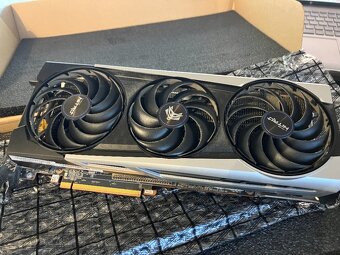 12GB GDDR6 AMD RX 6700 XT Sapphire NITRO+ - 8