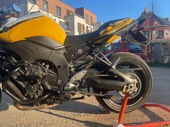 Yamaha FZ1n Laguna Seca - 8