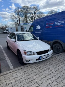 LEXUS IS200 114KW - 8