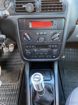 Peugeot 406, 85 kW, benzín, rok 2000 - 8