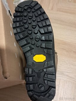 Turistické pohory Meindl vel.41-42 kožené, šíře H - 8