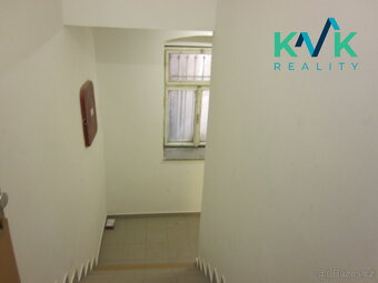 Pronájem nebytových prostor o velikosti 19,60 m2, v OV, cihl - 8