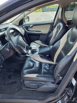 Volvo XC60 Rdesign 2.4d pětiválec manuál 4x4 - 8