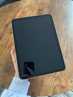 Apple iPad 10.9"; 10 gen.; WiFi 64GB - Silver - Výborný sta - 8