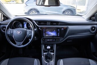 Toyota Auris Touring Sports - 8