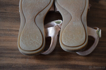 Třpytivě růžové sandále Froddo vel. 31 - 8