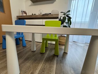 Dětský stolek a 2 židličky ikea - 8
