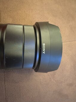 Sony Zeiss 16-35 mm f/4 ZA OSS širokoúhlý objektiv - 8