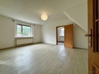 Nabízíme k pronájmu pěkný byt 3+1, ve vile, o ploše 67 m2. - 8