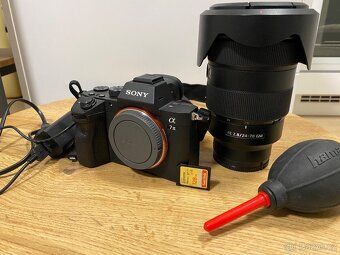 Sony AIII (možnost + objektiv) - 8
