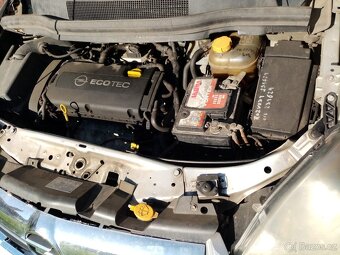 Opel Zafira 1.6i r.2010 - 8