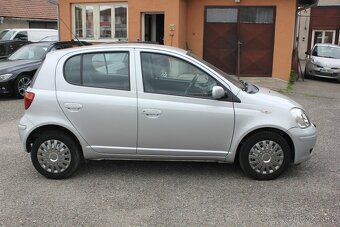 Toyota Yaris 1.0 VVT-i, KLIMA, bez koroze - 8