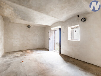 Dub u Prachatic, prodej rodinného domu s uzavřeným dvorkem a - 8