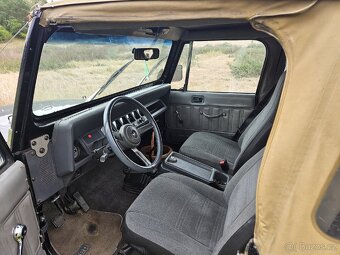 Jeep Wrangler YJ - 8