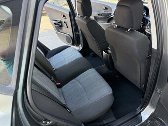 Kia Ceed 1,4 koupeno nové v ČR dobrý stav - 8