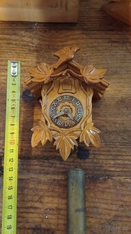 dřevěna vyřezavana polička - 8