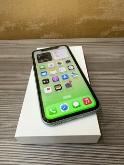 Apple iPhone 11 128GB zelená, baterie 100% - 8