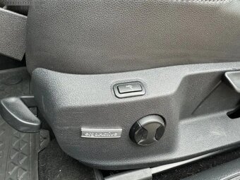 Volkswagen Golf, Variant 2.0TDI Highline - 8