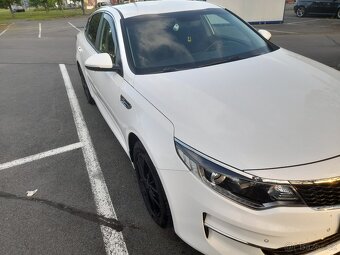 Kia Optima - 8