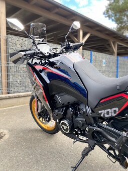 Moto Morini X-CAPE 700 Golden Edition - černá - 8