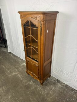 Úzká skříňka / vitrína (136024) - 8