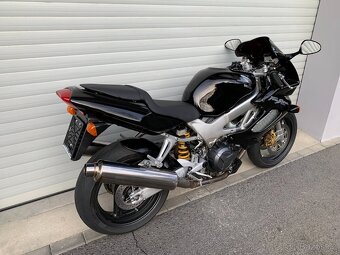 Honda VTR 1000F FireStorm - 8