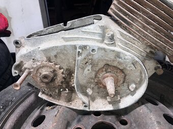 motor z motocyklu ČZ 150 - 8