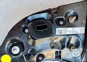 Tesla model 3 Y facelift zadni lampy lava prava original - 8