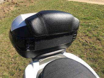 Original kufr Piaggio X10 / MP3 - 8