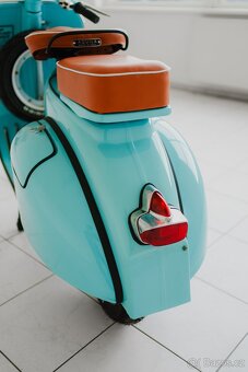Motorka Piaggio Vespa 125CC (1963) - 8