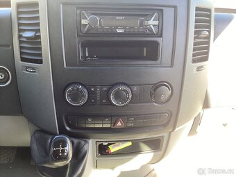 Crafter minibus 2,5 TDI 9,míst - 8