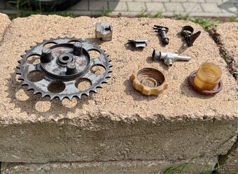 Jawa 50 Jawetta, Stadion - díly - 8