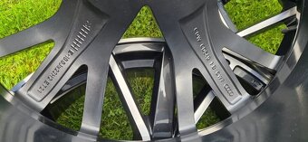 Originální alu kola Audi Sport Q8 SQ8 R22 - 8