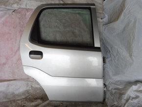Prodám díly z nebourané SUZUKI IGNIS 4x4, rv: 2005 - 8