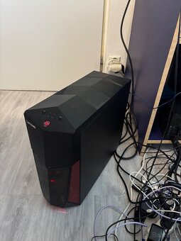 Levný herní počítač Lenovo s i5 7400 a RX 570 4GB DDR5, wifi - 8
