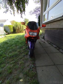 Kawasaki ZZR 1100 - 8