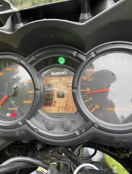 Suzuki DL 650A V-Strom - 8